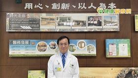 高雄岡山秀傳醫院趙昭欽院長表示，慢性腎功能的患者要開始洗腎前，一定都會檢驗是否有B、C肝，而每一間洗腎室皆徹底落實B肝、C肝患者分區、分床措施，確保不會交叉感染。