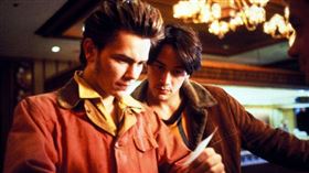 瑞凡菲尼克斯,基努李維,男人的一半還是男人　圖／華納提供