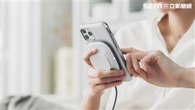 多工配件夯！愛瘋12必備迷你充電器　果粉「吸」上癮（圖／品牌提供）