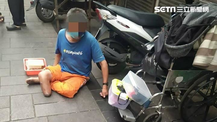 截肢男躺金山老街行乞⋯身份讓人驚呆