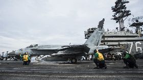 雷根號航艦打擊群部署南海