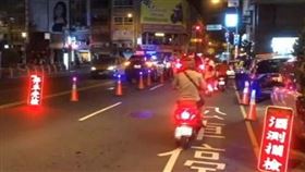 臨檢，路檢，台中市警察，警車（圖／翻攝畫面）