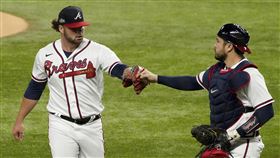 ▲勇士新秀威爾森（Bryse Wilson）季後賽初登板拿勝投。（圖／美聯社／達志影像）