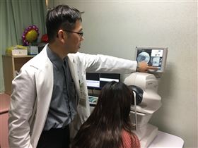 黃斑部水腫／南投醫院眼科主任何建賢醫師（南投醫院提供）