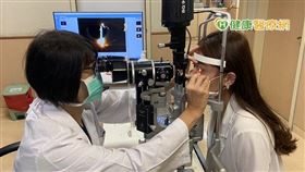 劉又綾醫師提醒，眼睛保健很重要，應多熱敷、清潔眼皮、眼瞼的周圍等，更要定期回眼科檢查追蹤。