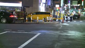 計程車自撞人行道　司機命危送醫搶救