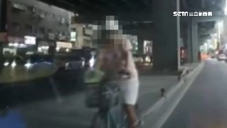 逆向騎車貼內線　新北單車嬤：躲雨啦