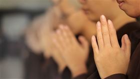 念經，佛教徒（示意圖／翻攝自pixabay）