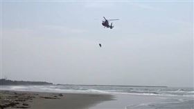 膠筏,翻覆,漁民,吊掛,台南