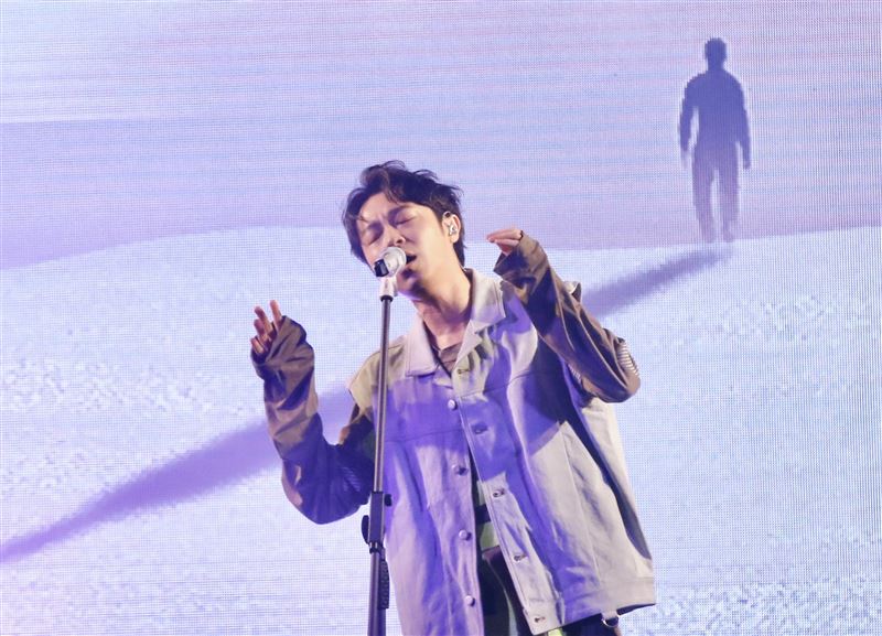 吳青峰今日（17）舉辦第2場「吳青峰16葉演唱會」。（圖／記者林聖凱攝影）