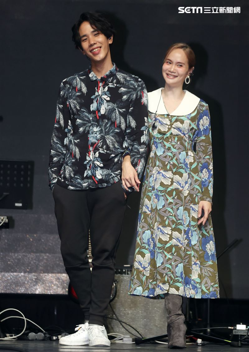 慢慢說。（記者邱榮吉/攝影）