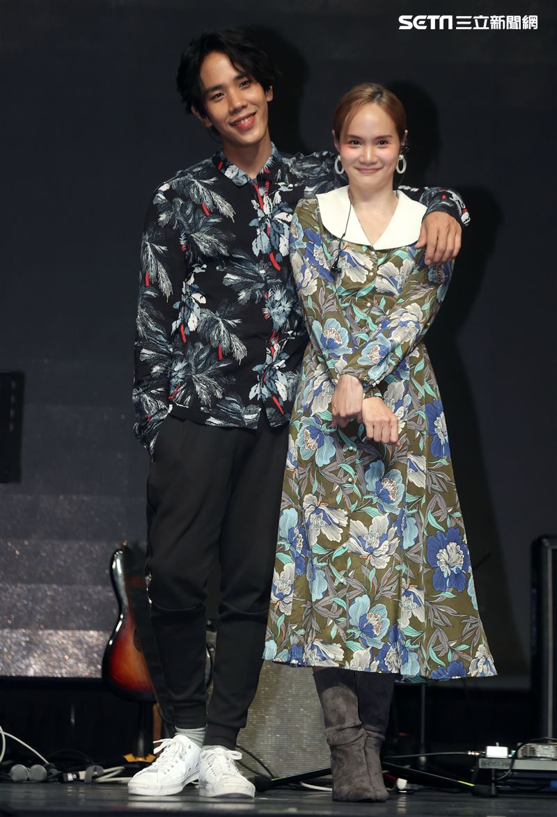 慢慢說。（記者邱榮吉/攝影）