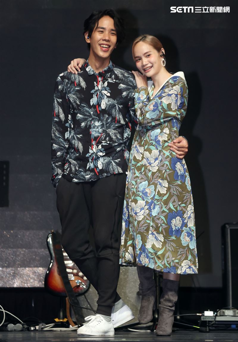 慢慢說。（記者邱榮吉/攝影）