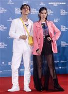 炎亞綸、孟耿如出席「2020臺北時裝週」壓軸時尚大秀。（記者邱榮吉/攝影）