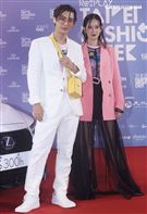 炎亞綸、孟耿如出席「2020臺北時裝週」壓軸時尚大秀。（記者邱榮吉/攝影）