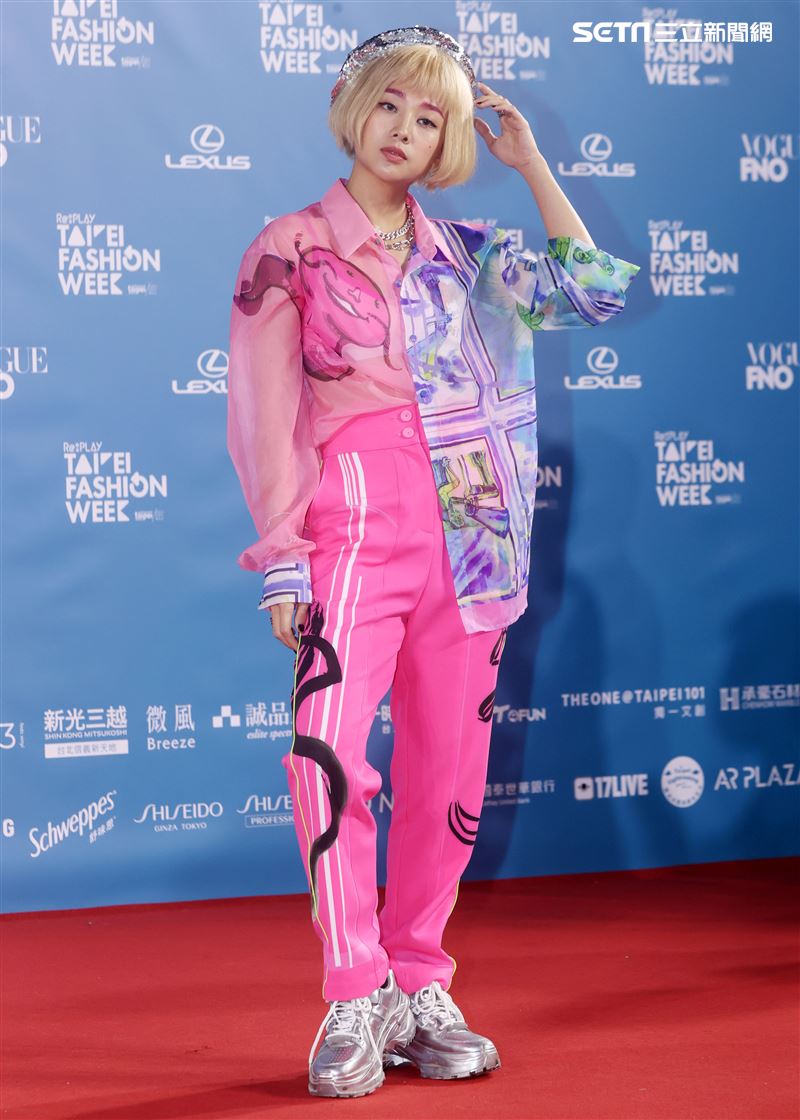 鬼鬼出席「2020臺北時裝週」壓軸時尚大秀。（記者邱榮吉/攝影）