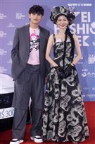 范少勳、曾之喬出席「2020臺北時裝週」壓軸時尚大秀。（記者邱榮吉/攝影）