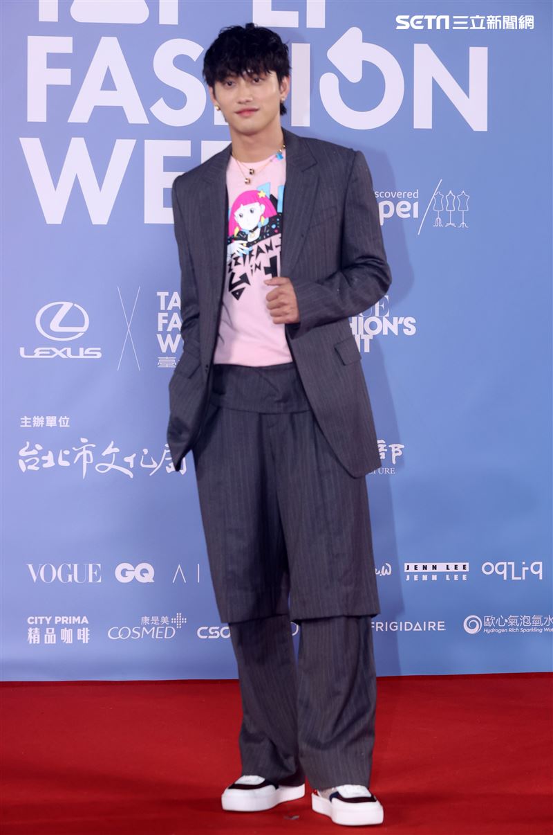 范少勳出席「2020臺北時裝週」壓軸時尚大秀。（記者邱榮吉/攝影）