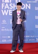 范少勳出席「2020臺北時裝週」壓軸時尚大秀。（記者邱榮吉/攝影）