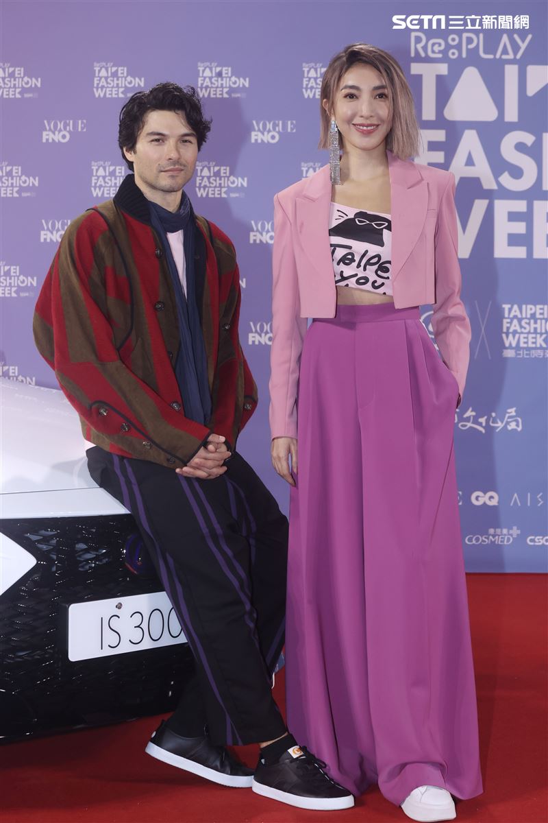 鳳小岳、楊謹華出席「2020臺北時裝週」壓軸時尚大秀。（記者邱榮吉/攝影）
