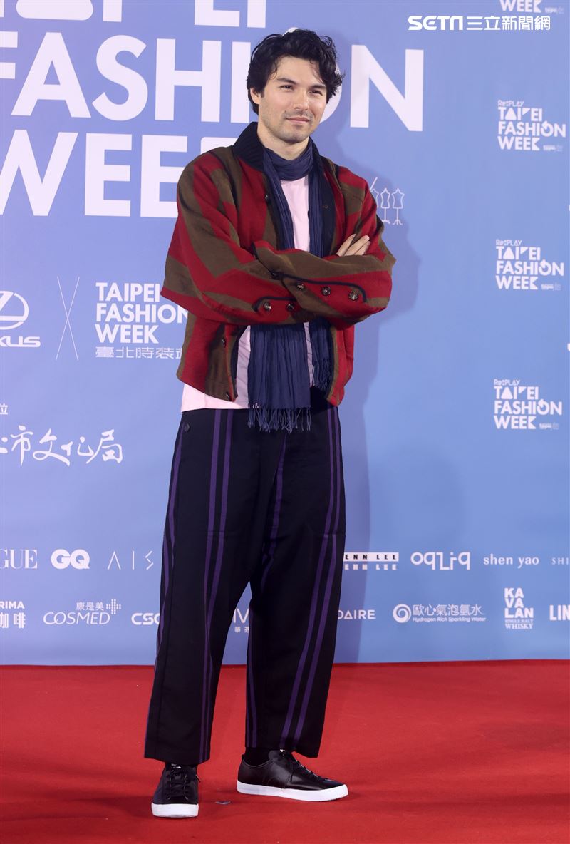鳳小岳出席「2020臺北時裝週」壓軸時尚大秀。（記者邱榮吉/攝影）