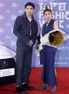 林予晞、林哲熹出席「2020臺北時裝週」壓軸時尚大秀。（記者邱榮吉/攝影）