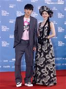 范少勳、曾之喬出席「2020臺北時裝週」壓軸時尚大秀。（記者邱榮吉/攝影）