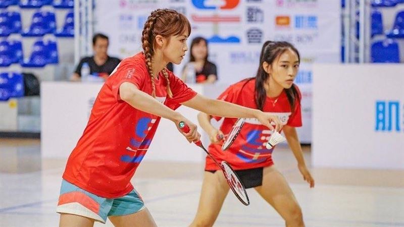 明星羽球女神是她　高顏值殺球電暈網