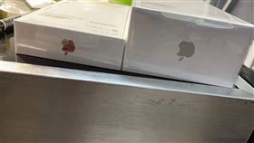 愛瘋12搶先開箱　盒內曝光網全看傻（圖／翻攝自推特@L0vetodream）