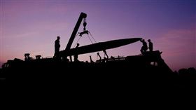 中國解放軍夜間試射東風11飛彈畫面曝光。（圖／翻攝解放軍東部戰區官方微博）