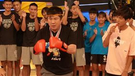 胡瓜表演泰拳。（圖／民視提供）