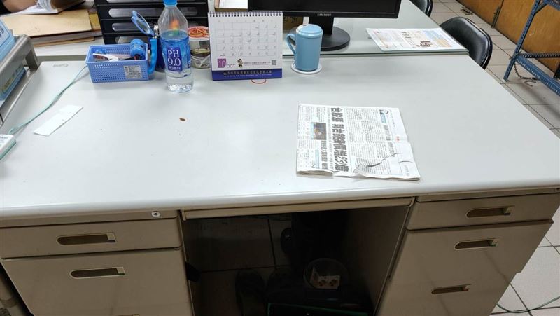 高雄警員保養槍枝　清槍誤擊將被記過