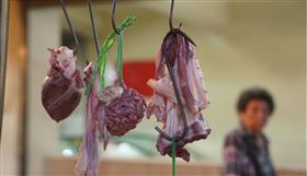 經濟部長王美花19日重申強調，放寬月齡30個月以上的美牛及含有萊劑的美豬進口，安全性沒有問題，若要增列貨號，在WTO也會被挑戰。（中央社檔案照片）