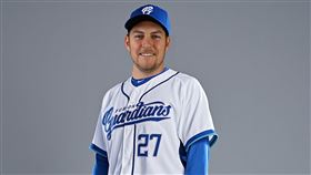 ▲富邦悍將官方推特合成Trevor Bauer穿上27號球衣。（圖／翻攝自富邦悍將英文官方推特）