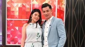 伊正帶著老婆LISA分享交往到當爸媽的過程。（圖／衛視提供）