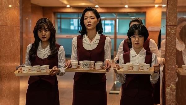 職員們槓上公司　朴惠秀神似防彈的他