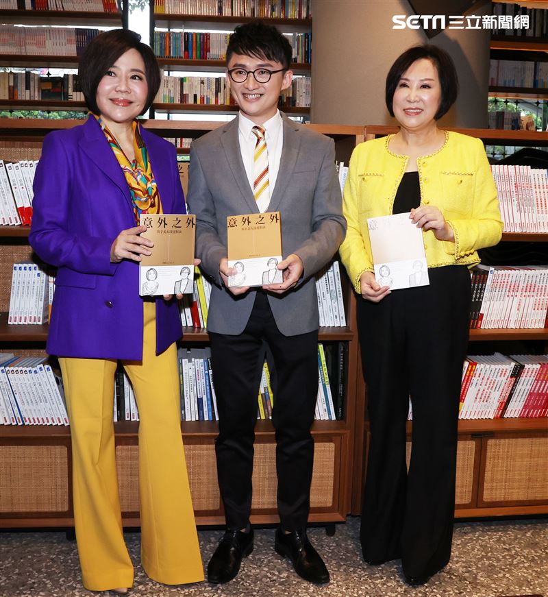 于美人、余湘跨界人生「意外之外」新書發表會。（記者邱榮吉/攝影）