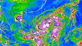 位在菲律賓東方海面的熱帶性低氣壓，預估今（20）日將生成為今年第17號颱風「沙德爾」。（圖／翻攝自氣象局）