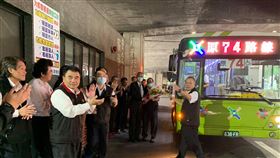 在量販界打滾20年有著豐富經歷的「量販女王」何默真，分享感人的74號復興幹線「公車奇遇記」。（圖／何默真授權提供）