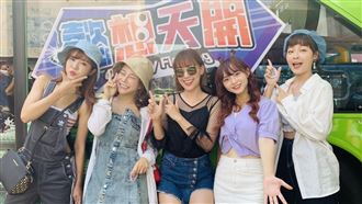 雙層巴士快閃台南!李懿擔任車掌小姐