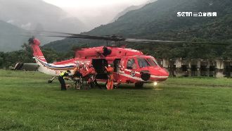 登山墜20米懸崖骨折　空勤吊掛救援