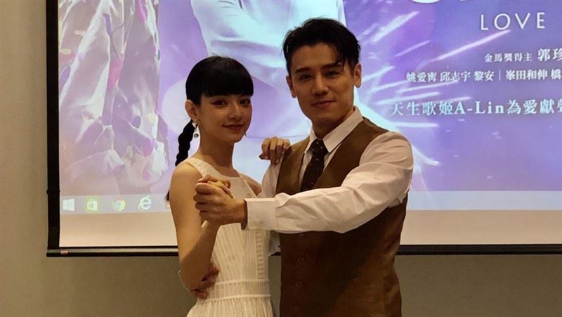 男星肉腳跳探戈！漏接女伴差點出大事