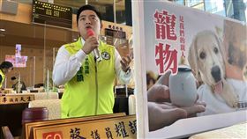 打造動物友善城市　台中市議員提建言（2）台中市家犬、家貓登記數量為33萬多隻，全市只有1座寵物公園，且無合法寵物屍體火化設備，民進黨籍市議員蔡耀頡盼市府正視毛小孩的身後事。中央社記者趙麗妍攝　109年10月20日