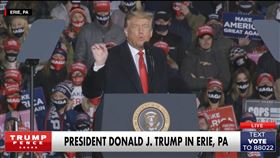 美國總統大選倒數兩週，在關鍵的最終場電視辯論登場前，現任總統川普20日前往兵家必爭的賓夕法尼亞州參加造勢。（圖取自facebook.com/DonaldTrump）