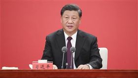 習近平14日出席深圳經濟特區建立40週年慶祝大會並發表談話，他的談話內容反映中國仍歡迎外資，卻面對保護主義抬頭。（圖／中新社）

