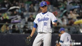 ▲富邦悍將投手陳仕朋中繼2.1局無失分。（圖／記者劉彥池攝影）
