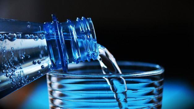 喝水減肥很傷胃？醫：這5點才是病因