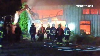 花蓮汽修廠突冒大火　火勢延燒2小時