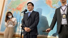 交通部長林佳龍坦言震怒。（圖／記者陳宜加攝影）