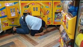 撿錢哥,夾娃娃機,銅板,零錢,西門町,台北